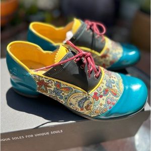 Fluevog quirky Fellowship Darby Tapestry women’s size 9 NIB discontinued